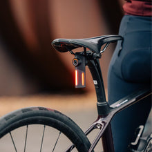 Cargar imagen en el visor de la galería, Magicshine Seemee DV Smart Tail Light