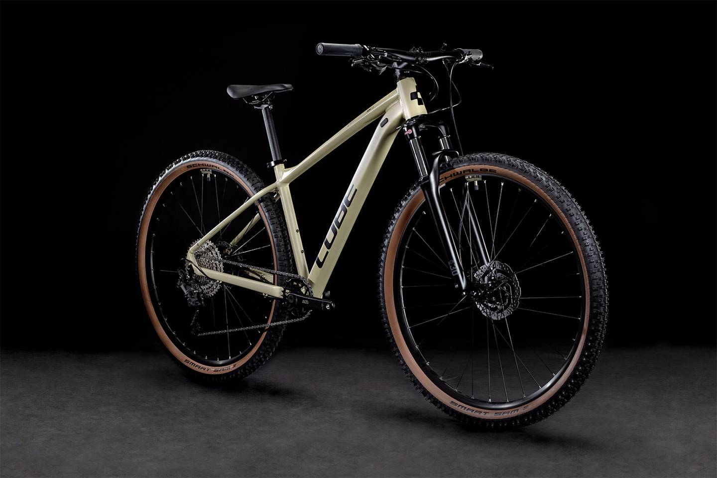 Bicicleta Cube Aim Ex Desert N' Black talla 18