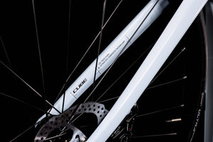 Bicicleta Cube Attain pro Skygrey N' Black talla 53 2022